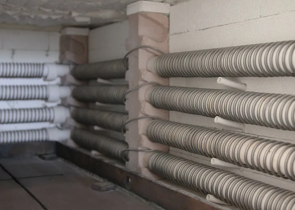 Aluminium melting furnaces